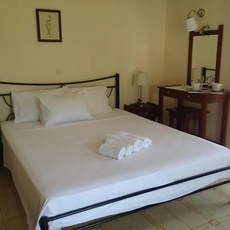 Martha Benitses (Corfu)