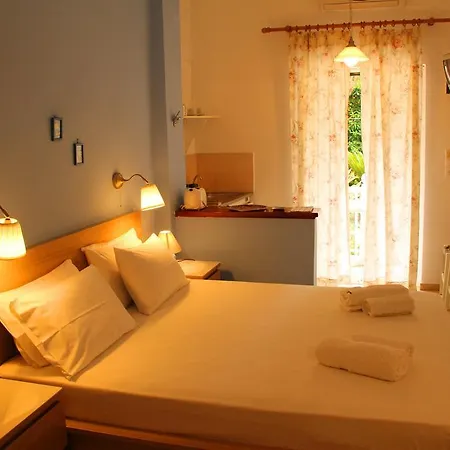 Martha Benitses (Corfu)